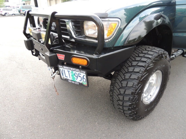 1996 Toyota Tacoma SR5 4X4 / 5-SPEED / 1-OWNER/ LIFTED LIFTED   - Photo 46 - Portland, OR 97217