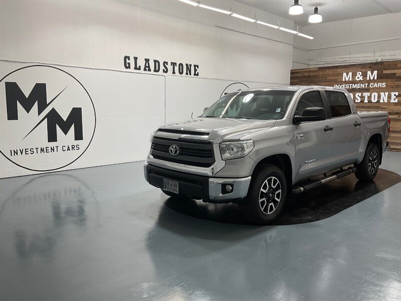 2014 Toyota Tundra SR5 CREW MAX 4X4 / 5.7L V8 / RUST FREE / 94K MILES  / Backup Camera - Photo 5 - Gladstone, OR 97027