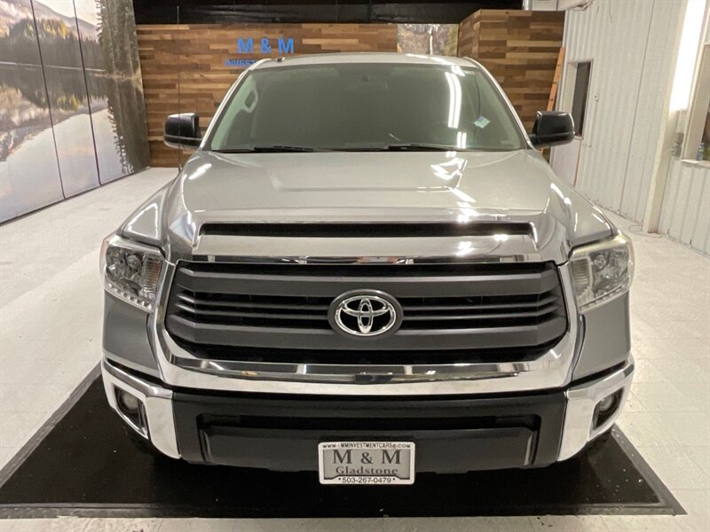 2014 Toyota Tundra SR5 TRD OFF ROAD CREW MAX 4X4 / 5.7L V8 / LIFTED  / Navigation & Backup Camera / 33 " MUD TIRES / ONLY 85,000 MILES - Photo 5 - Gladstone, OR 97027