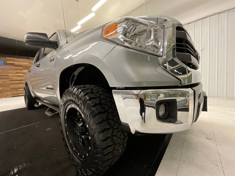 2014 Toyota Tundra SR5 TRD OFF ROAD CREW MAX 4X4 / 5.7L V8 / LIFTED  / Navigation & Backup Camera / 33 " MUD TIRES / ONLY 85,000 MILES - Photo 27 - Gladstone, OR 97027