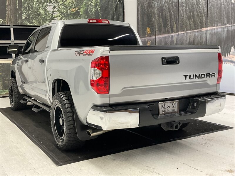 2014 Toyota Tundra SR5 TRD OFF ROAD CREW MAX 4X4 / 5.7L V8 / LIFTED  / Navigation & Backup Camera / 33 " MUD TIRES / ONLY 85,000 MILES - Photo 7 - Gladstone, OR 97027