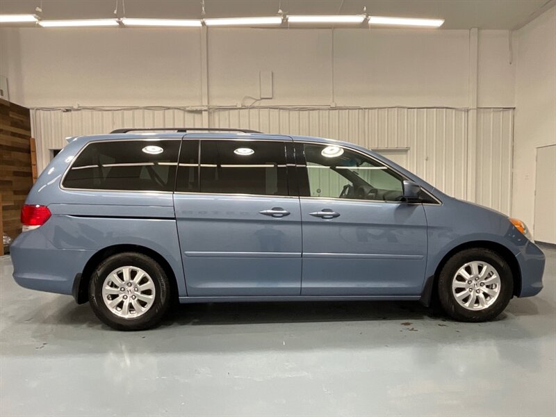 2009 Honda Odyssey EX Minivan V6 / Timing Belt Service done/ 86K MILE  / Power Sliding doors - Photo 4 - Gladstone, OR 97027