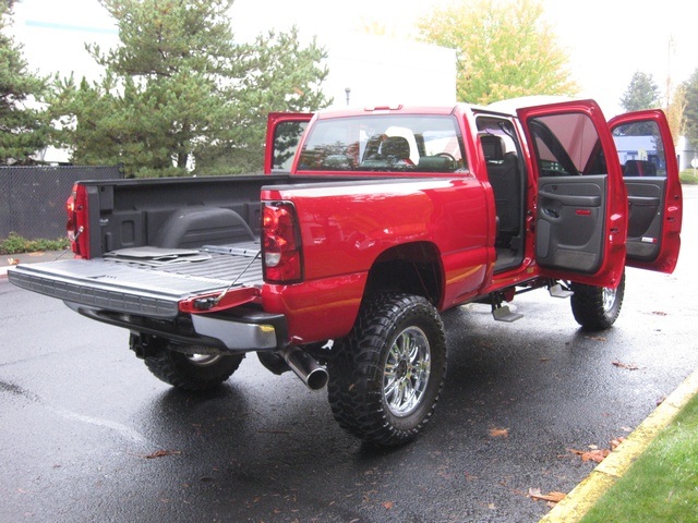 2005 Chevrolet Silverado 2500 LT/ 4WD/ Duramax Diesel/LIFTED / 76k miles   - Photo 12 - Portland, OR 97217