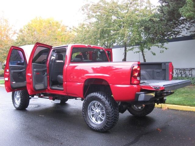 2005 Chevrolet Silverado 2500 LT/ 4WD/ Duramax Diesel/LIFTED / 76k miles   - Photo 10 - Portland, OR 97217