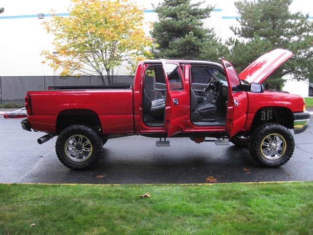 2005 Chevrolet Silverado 2500 LT/ 4WD/ Duramax Diesel/LIFTED / 76k miles   - Photo 13 - Portland, OR 97217