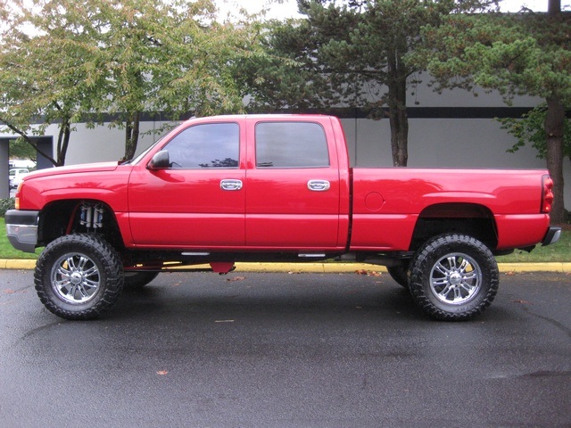 2005 Chevrolet Silverado 2500 LT/ 4WD/ Duramax Diesel/LIFTED / 76k miles   - Photo 2 - Portland, OR 97217