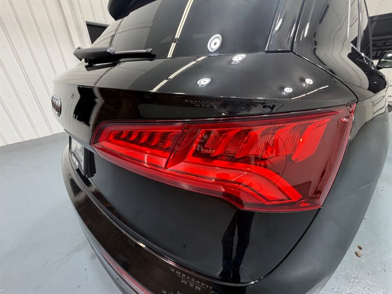 2018 Audi SQ5 3.0T quattro Premium Plus AWD S-SPORT PANO ROOF / Leather w. Heated & Cooled Seats / Backup Camera - Photo 28 - Gladstone, OR 97027
