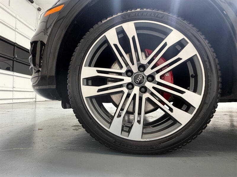 2018 Audi SQ5 3.0T quattro Premium Plus AWD S-SPORT PANO ROOF / Leather w. Heated & Cooled Seats / Backup Camera - Photo 23 - Gladstone, OR 97027