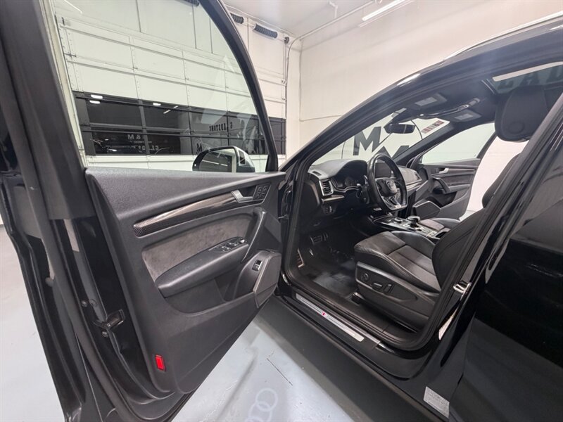 2018 Audi SQ5 3.0T quattro Premium Plus AWD S-SPORT PANO ROOF / Leather w. Heated & Cooled Seats / Backup Camera - Photo 31 - Gladstone, OR 97027