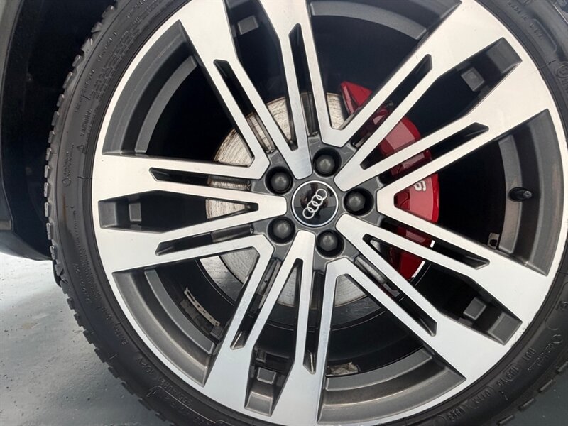 2018 Audi SQ5 3.0T quattro Premium Plus AWD S-SPORT PANO ROOF / Leather w. Heated & Cooled Seats / Backup Camera - Photo 45 - Gladstone, OR 97027