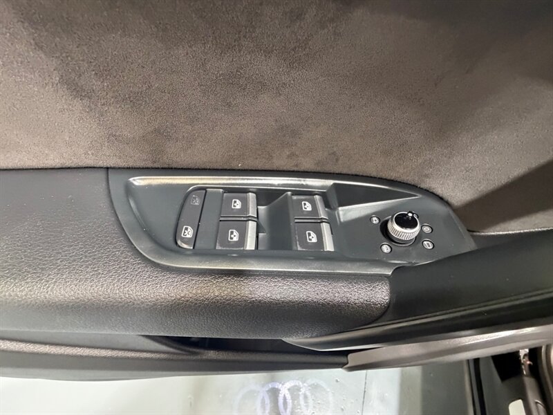 2018 Audi SQ5 3.0T quattro Premium Plus AWD S-SPORT PANO ROOF / Leather w. Heated & Cooled Seats / Backup Camera - Photo 20 - Gladstone, OR 97027