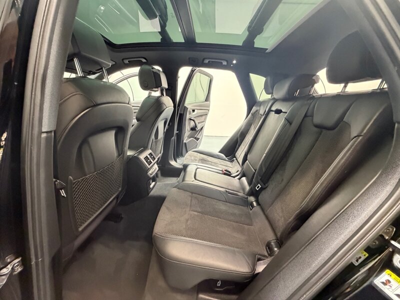2018 Audi SQ5 3.0T quattro Premium Plus AWD S-SPORT PANO ROOF / Leather w. Heated & Cooled Seats / Backup Camera - Photo 10 - Gladstone, OR 97027