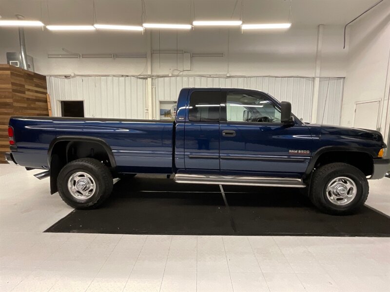 2001 Dodge Ram 2500 SLT Laramie 4X4 / 5.9L DIESEL / 6-SPEED MANUAL  / 1-OWNER LOCAL OREGON TRUCK / RUST FREE / LONG BED / 144,000 MILES - Photo 4 - Gladstone, OR 97027