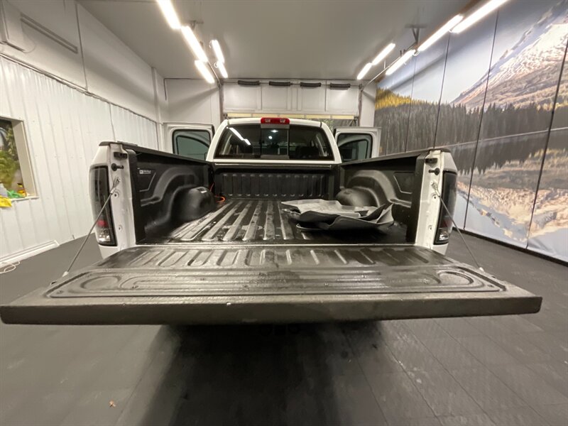 2005 Dodge Ram 3500 BIG HORN 4X4 / 5.9L DIESEL / 6-SPEED / LIFTED  1-OWNER LOCAL OREGON / RUST FREE / LIFTED w/ 35 " TOYO TIRES & FUEL WHEELS / SHARP & CLEAN / 111,000 MILES - Photo 22 - Gladstone, OR 97027