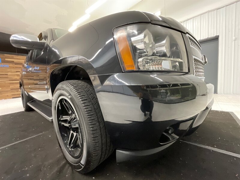 2011 Chevrolet Suburban LTZ 1500 4X4 / DVD / Navi / Camera / Leather  / LOCAL TRUCK / RUST FREE / 3RD ROW SEAT - Photo 27 - Gladstone, OR 97027