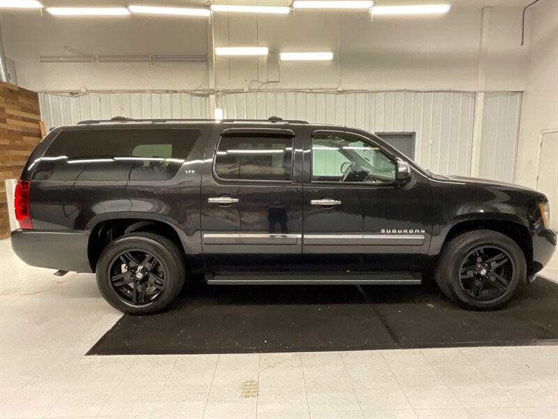 2011 Chevrolet Suburban LTZ 1500 4X4 / DVD / Navi / Camera / Leather  / LOCAL TRUCK / RUST FREE / 3RD ROW SEAT - Photo 4 - Gladstone, OR 97027