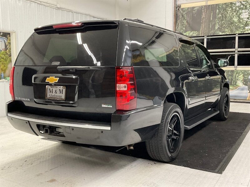 2011 Chevrolet Suburban LTZ 1500 4X4 / DVD / Navi / Camera / Leather  / LOCAL TRUCK / RUST FREE / 3RD ROW SEAT - Photo 8 - Gladstone, OR 97027