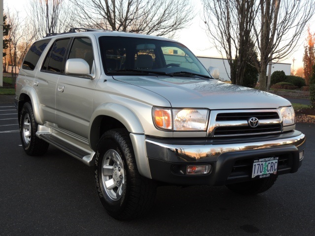 2000 Toyota 4Runner SR5 / 4WD