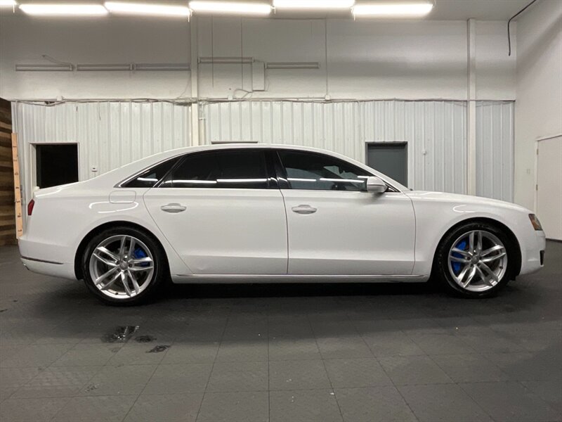 2015 Audi A8 L 4.0T quattro AWD / 4.0L V8 Turbo / LOADED  Heated & Cooled Leather / Sunroof / BEAUTIFUL CONDITION !! - Photo 4 - Gladstone, OR 97027