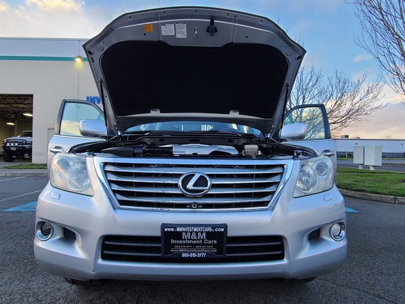 2008 Lexus LX 570 4WD / Luxury / 8-passenger / Fully Loaded  / Crawl Control / Hydraulic Suspension / Dealer Service Records / Top Shape - Photo 29 - Portland, OR 97217