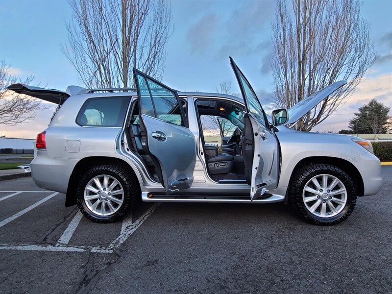 2008 Lexus LX 570 4WD / Luxury / 8-passenger / Fully Loaded  / Crawl Control / Hydraulic Suspension / Dealer Service Records / Top Shape - Photo 24 - Portland, OR 97217