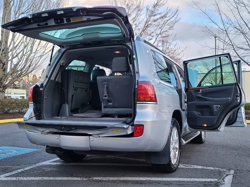 2008 Lexus LX 570 4WD / Luxury / 8-passenger / Fully Loaded  / Crawl Control / Hydraulic Suspension / Dealer Service Records / Top Shape - Photo 28 - Portland, OR 97217