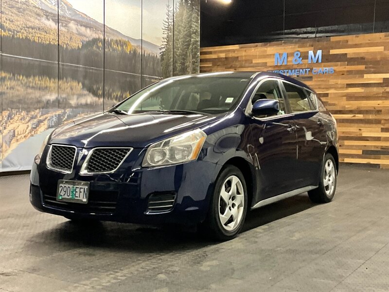 2009 Pontiac Vibe Wagon / 5-SPEED MANUAL / 1-OWNER   - Photo 1 - Gladstone, OR 97027