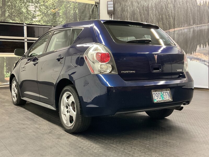 2009 Pontiac Vibe Wagon / 5-SPEED MANUAL / 1-OWNER   - Photo 8 - Gladstone, OR 97027