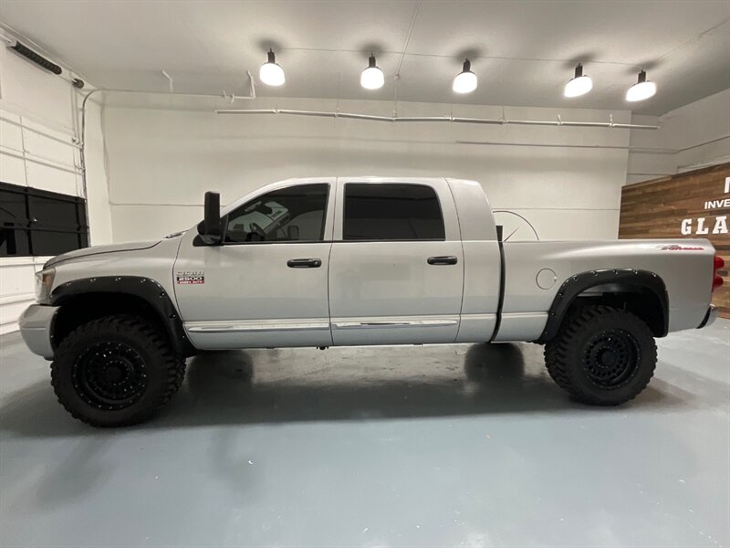 2008 Dodge Ram 2500 Laramie MEGACAB 4X4 / 5.7L V8 HEMI /DVD / LIFTED / LIFTED w. NEW WHEELS & TIRES / Sunroof / Leather w. Heated Seats / DVD Player / Backup Camera / ZERO RUST - Photo 3 - Gladstone, OR 97027