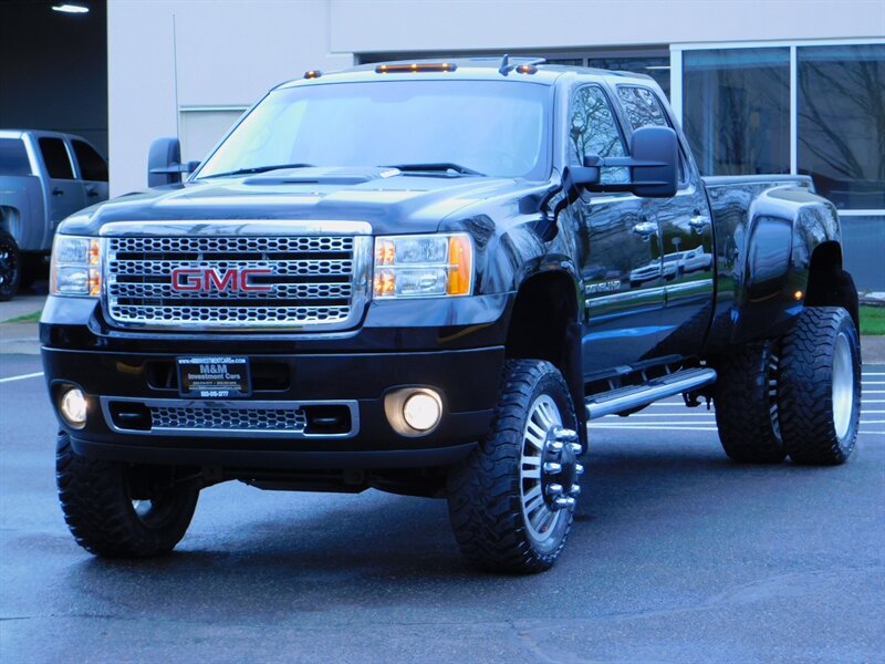 2011 GMC Sierra 3500 Denali 4X4 6.6L DURAMAX DIESEL / DUALLY / LIFTED