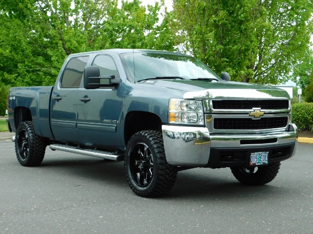 2009 Chevrolet Silverado 2500 LT / Crew Cab / 4X4 / DURAMAX DIESEL / 1 ...