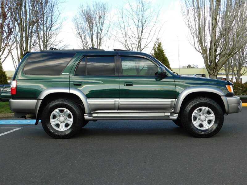 2002 Toyota 4Runner Limited 4X4 / 6Cyl / Leather Heated Seats / CLEAN