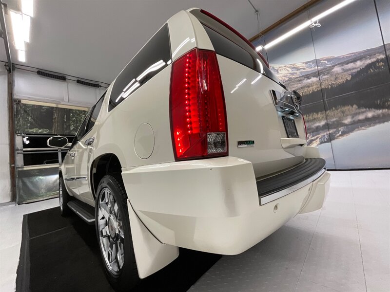 2011 Cadillac Escalade Luxury Premium SUV / AWD / 6.2L V8 / LOADED  /Navigation & Backup Camera / DVD Player / Sunroof / Leather w. Heated & Cooled Seats - Photo 11 - Gladstone, OR 97027