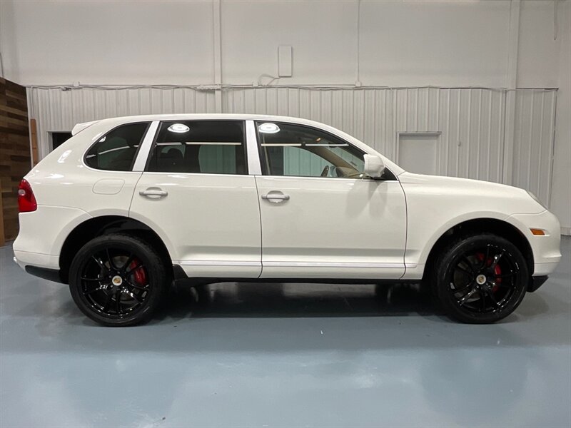 2008 Porsche Cayenne Turbo Sport Utility AWD / 4.8L Twin Turbo V8  / BRAND NEW TIRES / Leather heated seats - Photo 4 - Gladstone, OR 97027