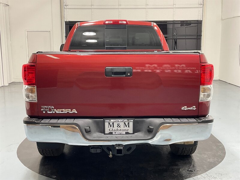 2010 Toyota Tundra Grade Double Cab 4X4 / 5.7L V8 / 1-OWNER LOCAL  / ZERO RUST - Photo 6 - Gladstone, OR 97027