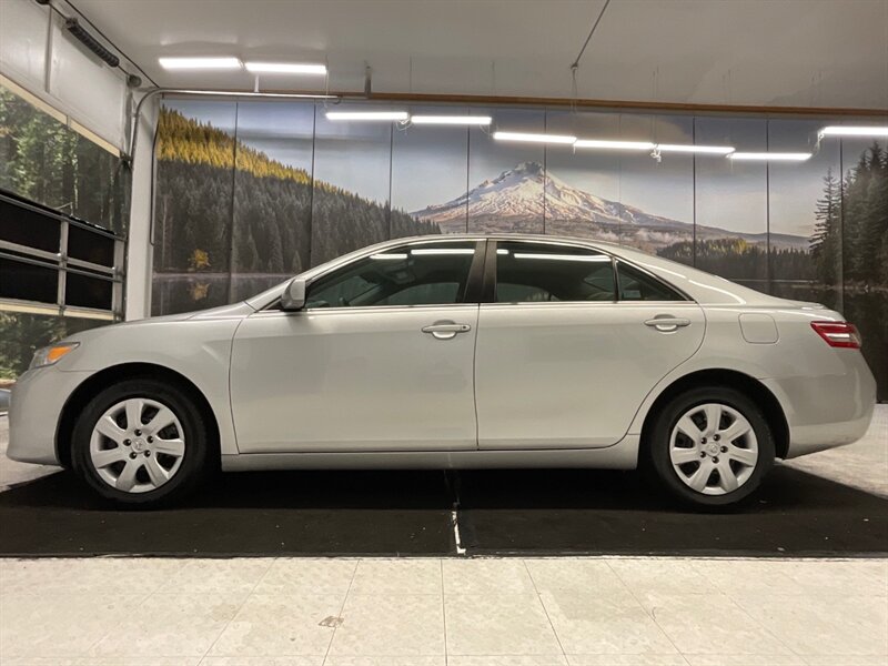 2011 Toyota Camry LE Sedan / 4Cyl / LOCAL CAR / 80K MILES  / Excel Cond - Photo 3 - Gladstone, OR 97027