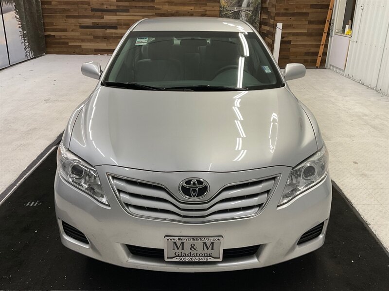 2011 Toyota Camry LE Sedan / 4Cyl / LOCAL CAR / 80K MILES  / Excel Cond - Photo 5 - Gladstone, OR 97027