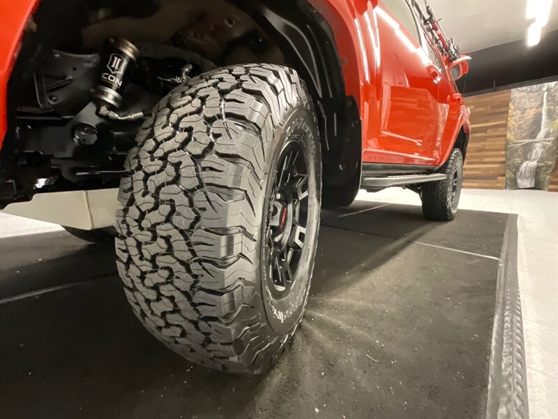 2015 Toyota 4Runner TRD Pro 4X4 / ICON LIFT KIT / BRAND NEW TIRES  / 1-OWNER OREGON SUV / Sunroof / CRAWL CONTROL / 66,000 MILES - Photo 24 - Gladstone, OR 97027