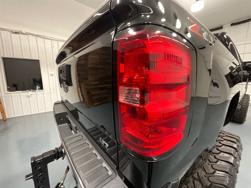 2019 Chevrolet Silverado 3500 LTZ 4X4 / 6.6L DIESEL / Z71 / MONSTER LIFT  / Sunroof / LOADED - Photo 28 - Gladstone, OR 97027