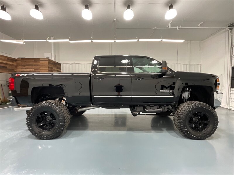 2019 Chevrolet Silverado 3500 LTZ 4X4 / 6.6L DIESEL / Z71 / MONSTER LIFT  / Sunroof / LOADED - Photo 4 - Gladstone, OR 97027