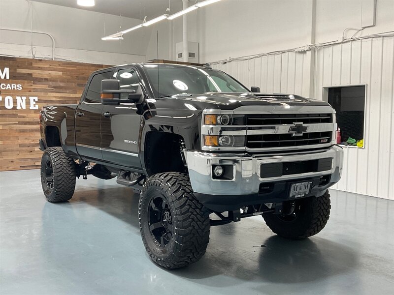 2019 Chevrolet Silverado 3500 LTZ 4X4 / 6.6L DIESEL / Z71 / MONSTER LIFT  / Sunroof / LOADED - Photo 2 - Gladstone, OR 97027