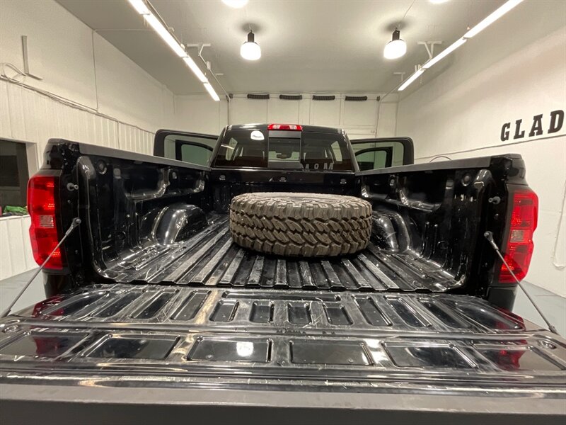 2019 Chevrolet Silverado 3500 LTZ 4X4 / 6.6L DIESEL / Z71 / MONSTER LIFT  / Sunroof / LOADED - Photo 38 - Gladstone, OR 97027