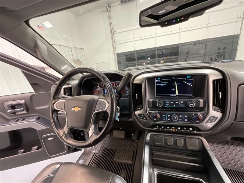 2019 Chevrolet Silverado 3500 LTZ 4X4 / 6.6L DIESEL / Z71 / MONSTER LIFT  / Sunroof / LOADED - Photo 15 - Gladstone, OR 97027