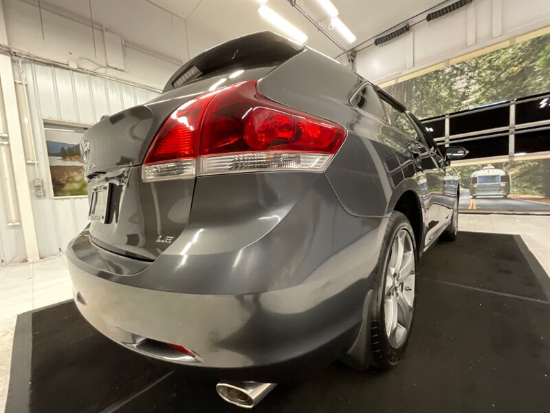 2013 Toyota Venza LE Wagon / 3.5L V6 / NEW TIRES/ 94,000 MILES  / Power Lift Tail Gate / BRAND NEW TIRES/ Excel Cond ! - Photo 10 - Gladstone, OR 97027