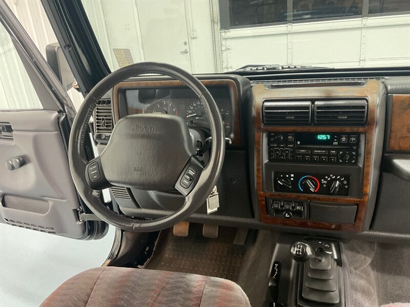 2000 Jeep Wrangler Sport 2Dr 4X4 / 4.0L 6Cyl / 5-SPEED / 103k MILES / ZERO RUST / HART TOP - Photo 13 - Gladstone, OR 97027