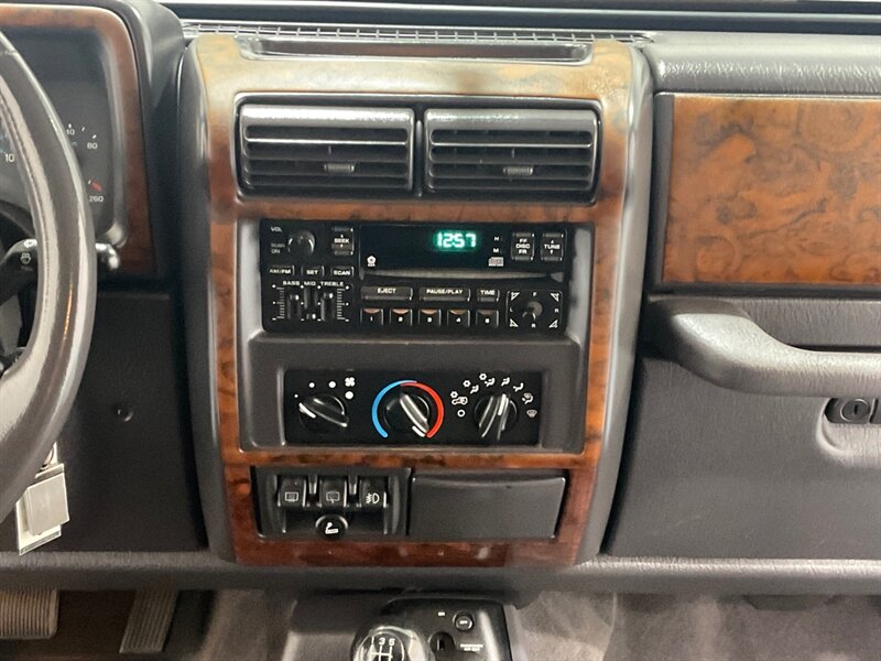 2000 Jeep Wrangler Sport 2Dr 4X4 / 4.0L 6Cyl / 5-SPEED / 103k MILES / ZERO RUST / HART TOP - Photo 15 - Gladstone, OR 97027