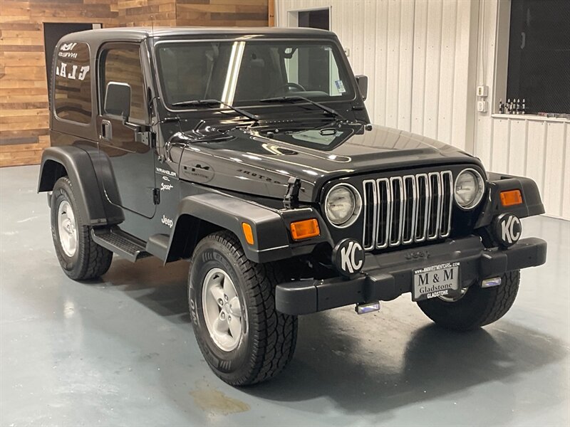 2000 Jeep Wrangler Sport 2Dr 4X4 / 4.0L 6Cyl / 5-SPEED / 103k MILES  / ZERO RUST / HART TOP