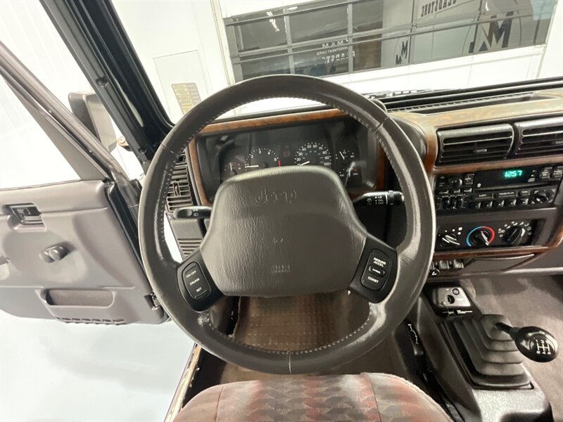 2000 Jeep Wrangler Sport 2Dr 4X4 / 4.0L 6Cyl / 5-SPEED / 103k MILES / ZERO RUST / HART TOP - Photo 14 - Gladstone, OR 97027