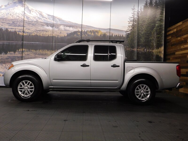 2017 Nissan Frontier SV Crew Cab 4X4 / V6   - Photo 3 - Gladstone, OR 97027