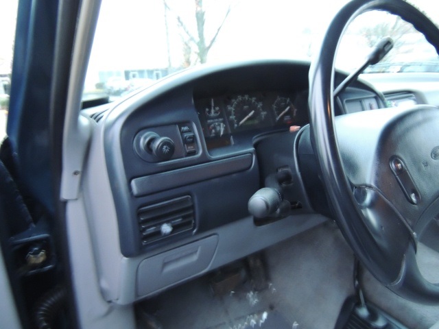 1996 Ford F-350 XLT / Crew Cab / 4X4 / 7.3L DIESEL / Long Bed   - Photo 35 - Portland, OR 97217